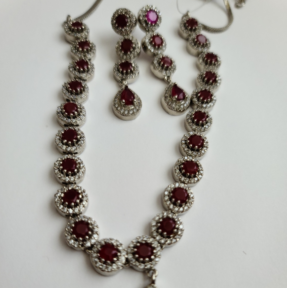 Red and silver Pakistani/Indian set - Picture 3 of 3